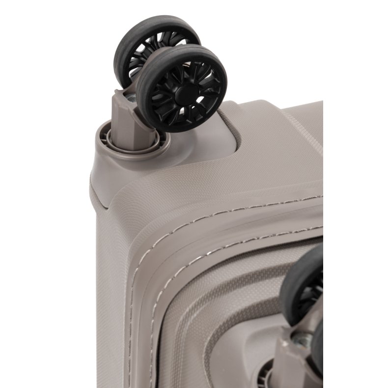 Phantom SL 66 cm trolley_StudioCLAY mellem kuffert