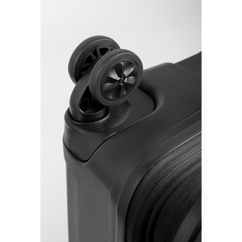 Halo 65 cm trolley_InstantBLACK mellem kuffert
